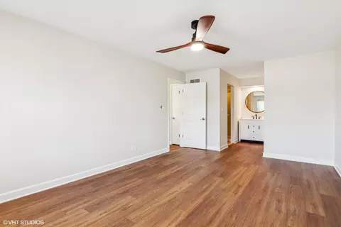 Bedroom - 2028 Creekside Dr, Wheaton, IL 60189 photo 4 of 4