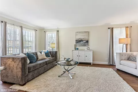 Living - 2028 Creekside Dr, Wheaton, IL 60189 photo 2 of 6