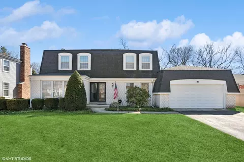 2028 Creekside Dr, Wheaton, IL 60189