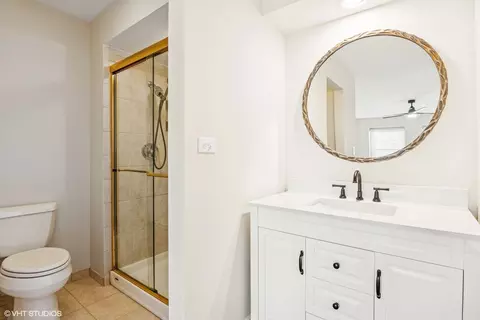 Bath - 2028 Creekside Dr, Wheaton, IL 60189 photo 3 of 3