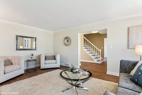 Living - 2028 Creekside Dr, Wheaton, IL 60189 photo 3 of 6