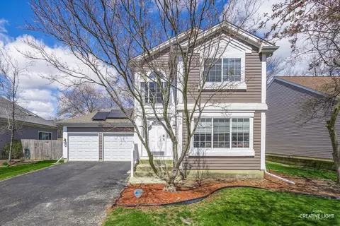 1477 Golden Oaks Pkwy, Aurora, IL 60506