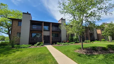 7548 Clarendon Hills Rd #1B, Willowbrook, IL 60527