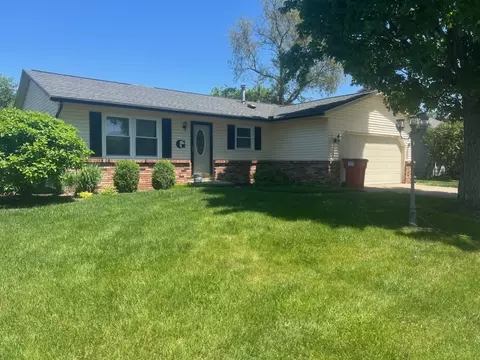 2702 Worcester Dr, Champaign, IL 61821