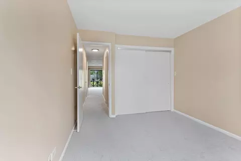 Bedroom - 1044 Creekside Ct #2A, Wheeling, IL 60090 photo 2 of 5