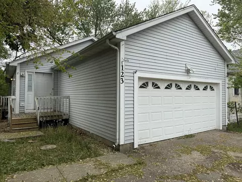 123 E Washington St, Round Lake Park, IL 60073