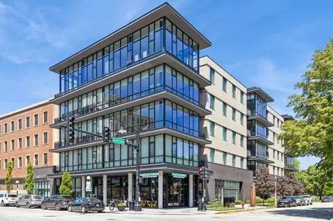 147 N Euclid Ave #307, Oak Park, IL 60302