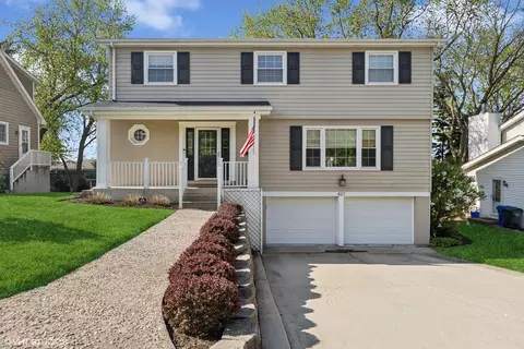 427 Dorset Pl, Glen Ellyn, IL 60137