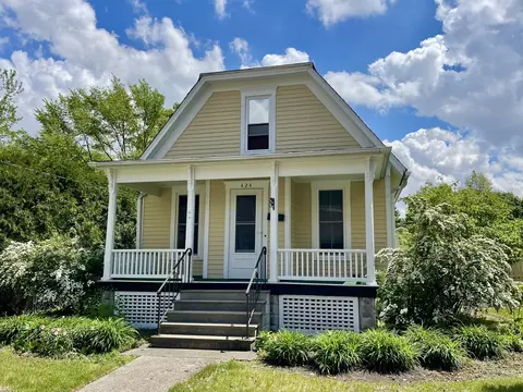 424 N 4th St, Dekalb, IL 60115