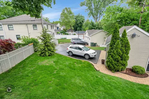 Exterior - 616 E Hillside Ave, Barrington, IL 60010 photo 6 of 10