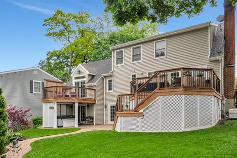 Exterior - 616 E Hillside Ave, Barrington, IL 60010 photo 8 of 10