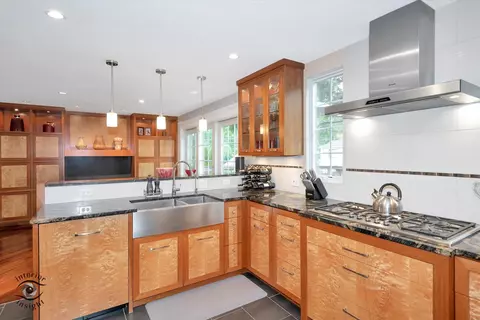 Kitchen - 616 E Hillside Ave, Barrington, IL 60010 photo 3 of 3