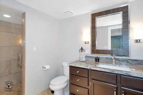 Bath - 616 E Hillside Ave, Barrington, IL 60010 photo 5 of 5