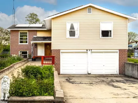 937 Bonniebrook Ave, Mundelein, IL 60060