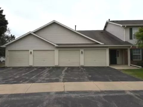 1127 N Red Oak Cir #2, Round Lake Beach, IL 60073