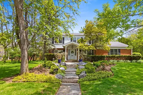 1305 Sleepy Hollow Rd, Glenview, IL 60025