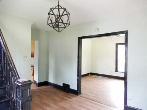 Living - 746 N Schuyler Ave, Kankakee, IL 60901 photo 4 of 4
