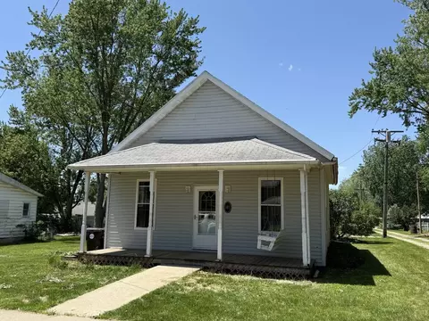 109 S Willow St, Toluca, IL 61369