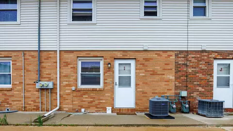 105 E Lincoln St #I, Normal, IL 61761