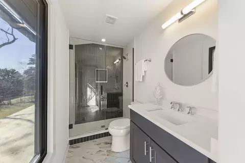 Bath - 6 Charleton Pl, Oak Brook, IL 60523 photo 3 of 11