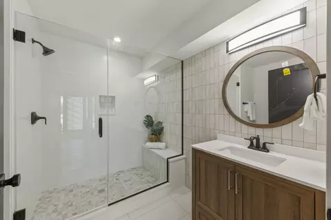 Bath - 6 Charleton Pl, Oak Brook, IL 60523 photo 2 of 11
