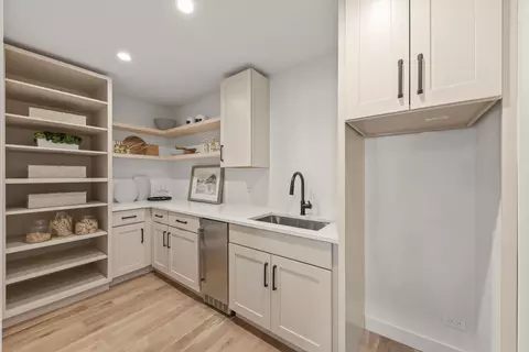 Other - 6 Charleton Pl, Oak Brook, IL 60523 photo 1 of 9