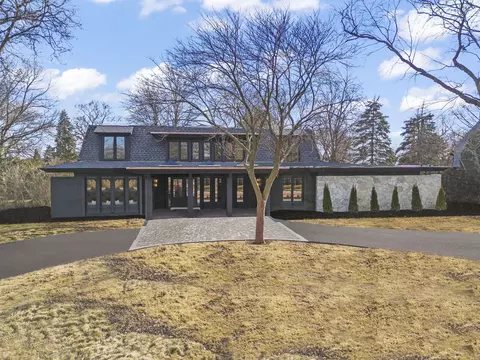 6 Charleton Pl, Oak Brook, IL 60523