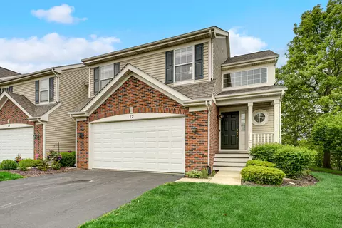 12 Blue Stem Ct, Streamwood, IL 60107