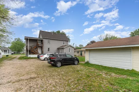 Exterior - 214 N Cedar St, Gardner, IL 60424 photo 4 of 6