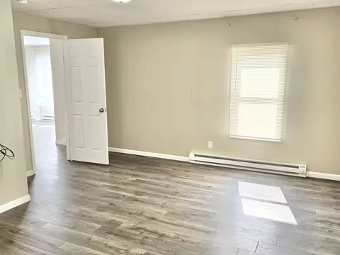 Living - 214 N Cedar St, Gardner, IL 60424 photo 2 of 5