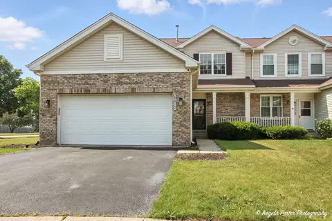 28912 Sawmill Ln, Lakemoor, IL 60051