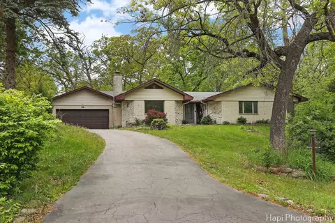 535 Holly Lynn Dr, Cary, IL 60013