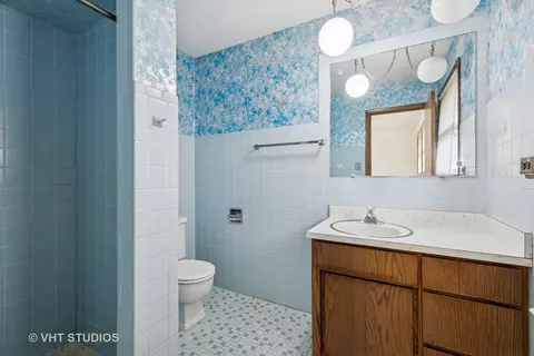 Bath - 452 Miller St, Beecher, IL 60401 photo 2 of 3