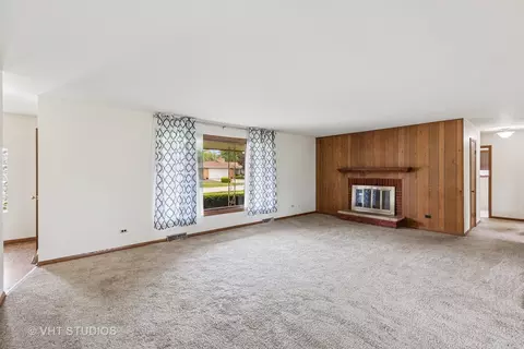 Living - 452 Miller St, Beecher, IL 60401 photo 2 of 2
