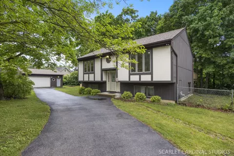 6 N510 Sycamore Ave, Saint Charles, IL 60174