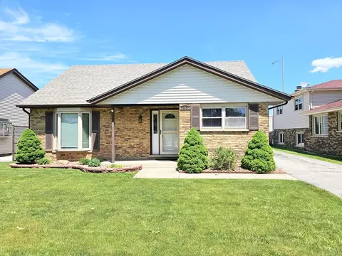 12827 S Blossom Dr, Alsip, IL 60803