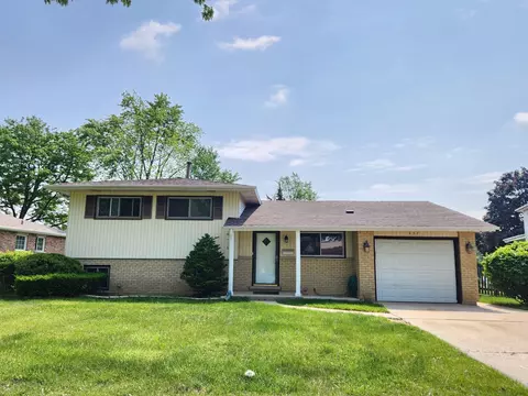 237 Sumac Ln, Schaumburg, IL 60193