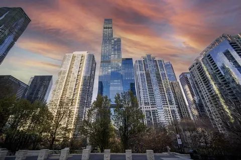 363 E Wacker Dr #1601, Chicago, IL 60601