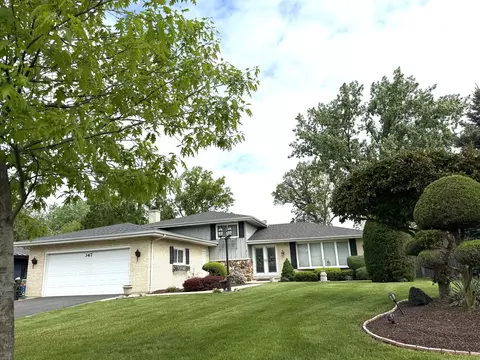 347 Woodlane Ct, Wood Dale, IL 60191