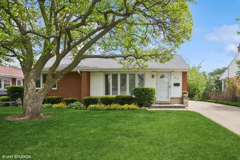 43 N Mount Prospect Rd, Des Plaines, IL 60016