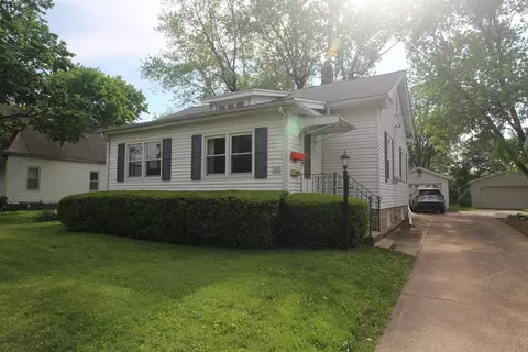 1216 Colton Ave, Bloomington, IL 61701