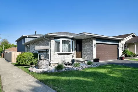 7701 New Castle Ave, Burbank, IL 60459