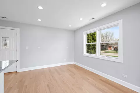 44 Cranbrook Dr, Des Plaines, IL 60016 photo 10