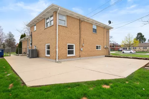 44 Cranbrook Dr, Des Plaines, IL 60016 photo 32