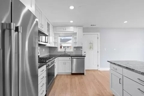 44 Cranbrook Dr, Des Plaines, IL 60016 photo 9
