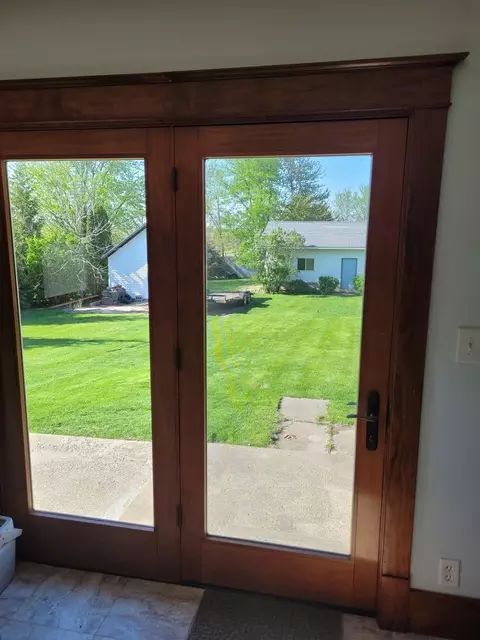 Entry Way - 442 High St, Buda, IL 61314 photo 4 of 6