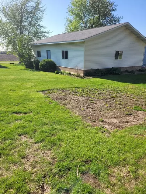 Exterior - 442 High St, Buda, IL 61314 photo 5 of 6