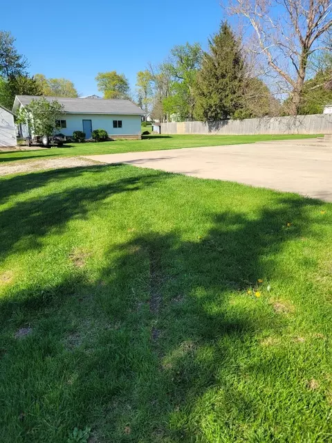 Exterior - 442 High St, Buda, IL 61314 photo 4 of 6