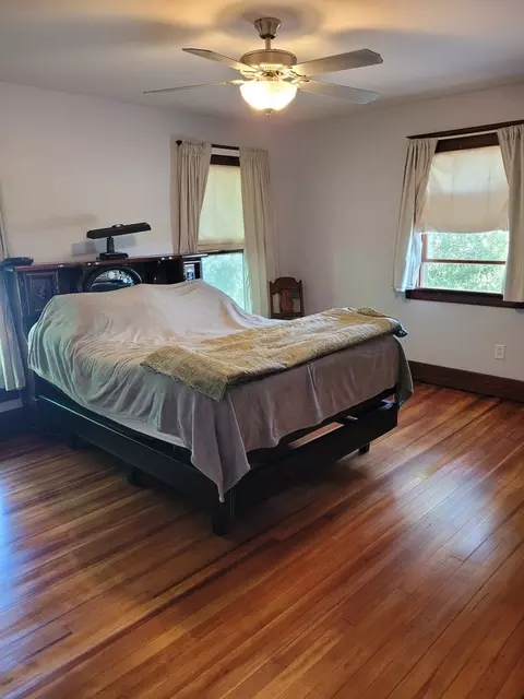 Bedroom - 442 High St, Buda, IL 61314 photo 2 of 3