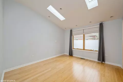Living - 489 Good Ave, Des Plaines, IL 60016 photo 6 of 7